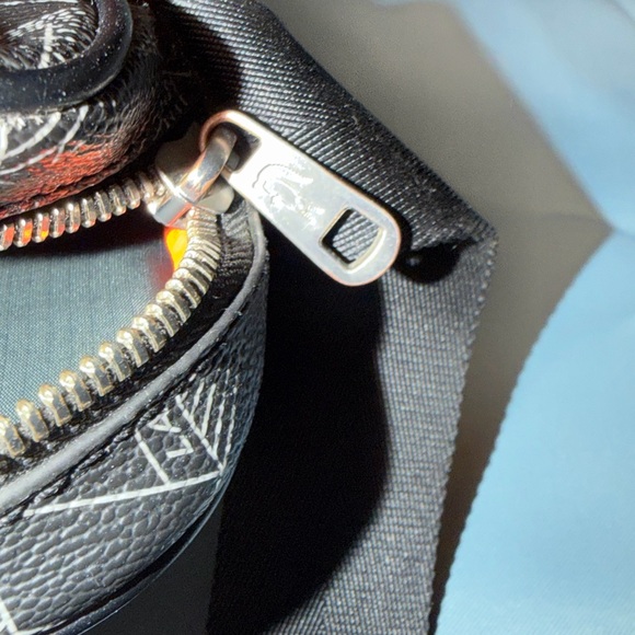 Lacoste Black and Gray Patterned Messenger Bag - Picture 5 of 6